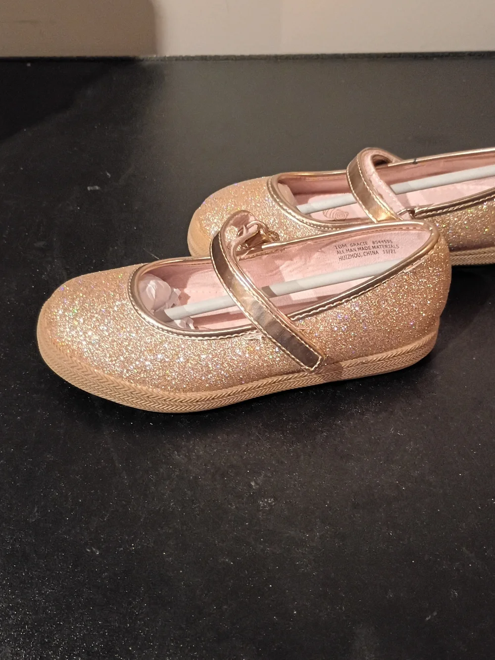 Girls Sparkle Mary Jane Dress Shoes in Gold